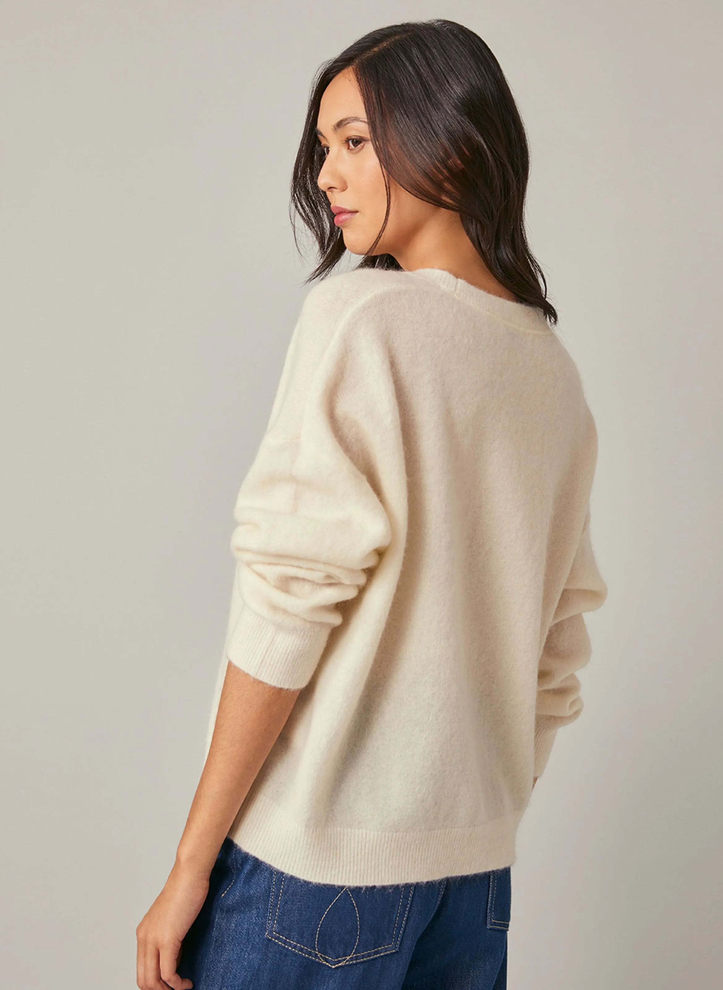 EMMAEL - Jersey oversize de mezcla de lana con cuello redondo en blanco