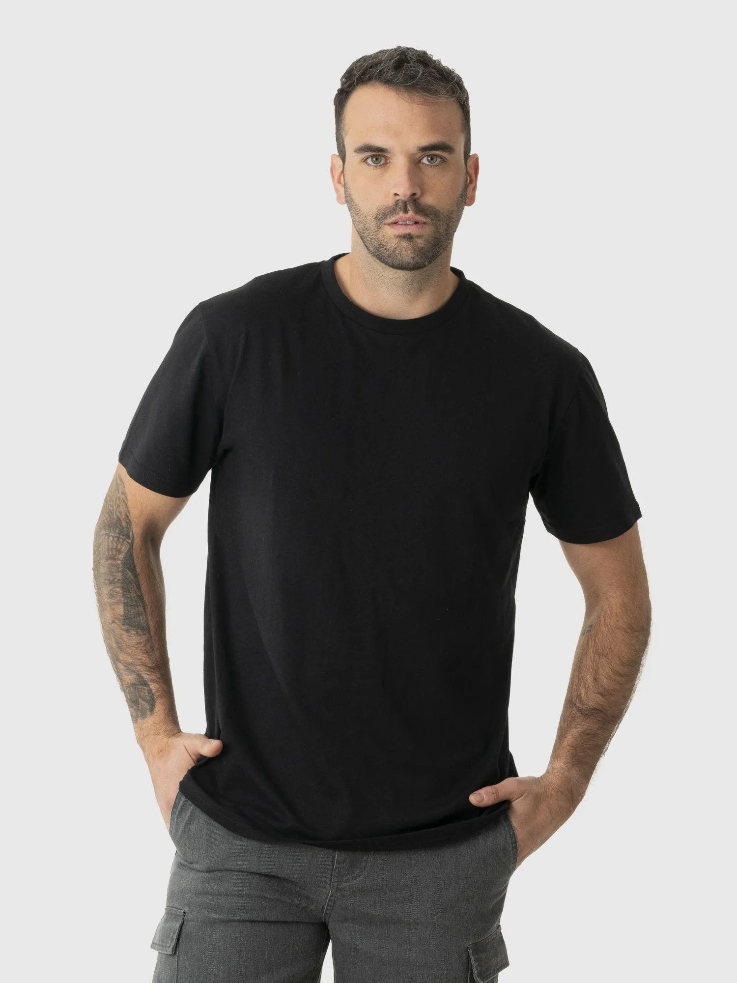 KIVUL Polera Kivul Phrases Reciclada Hombre Negra