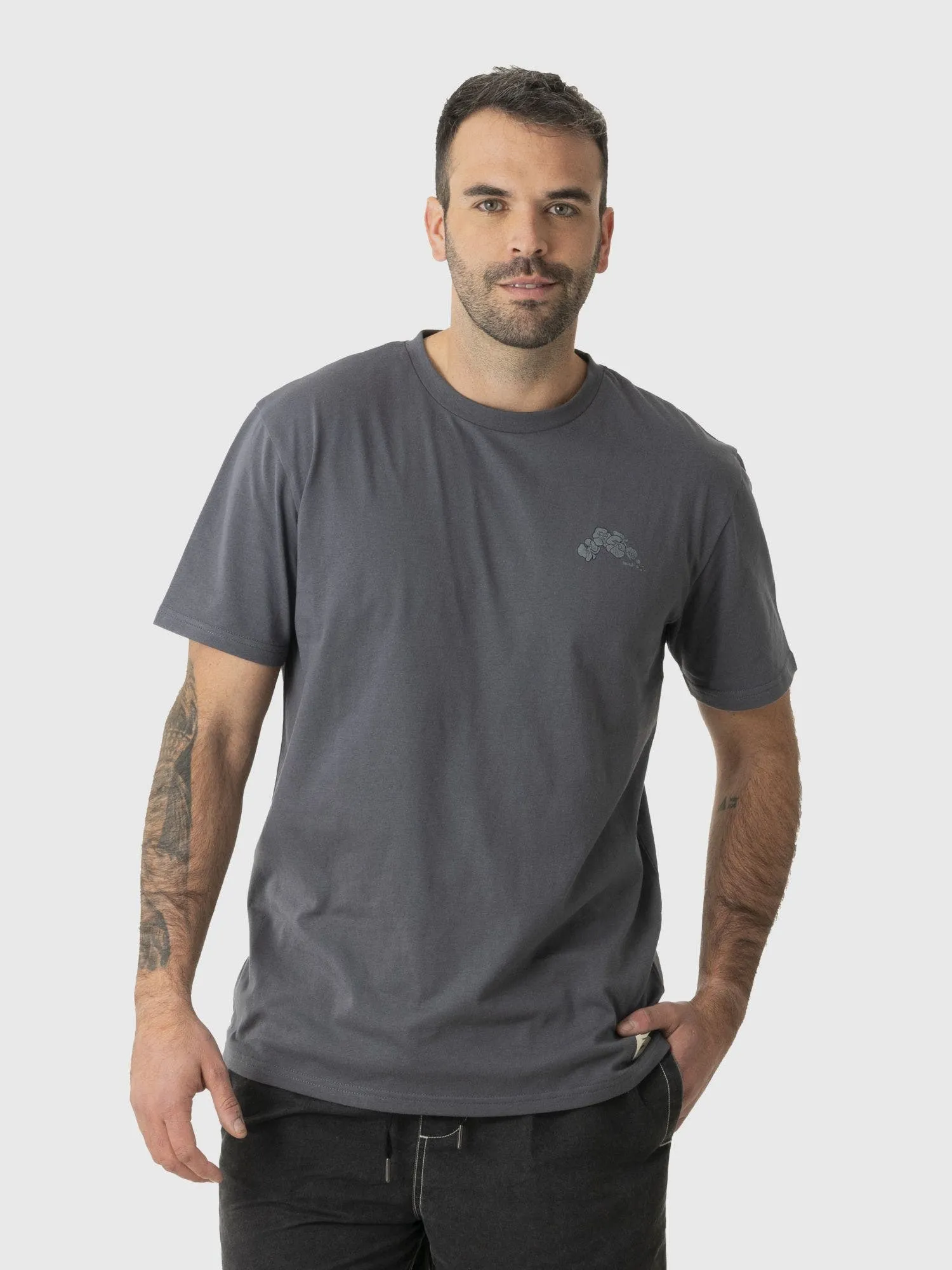 KIVUL Polera Kivul Plantas Reciclada Hombre Negra