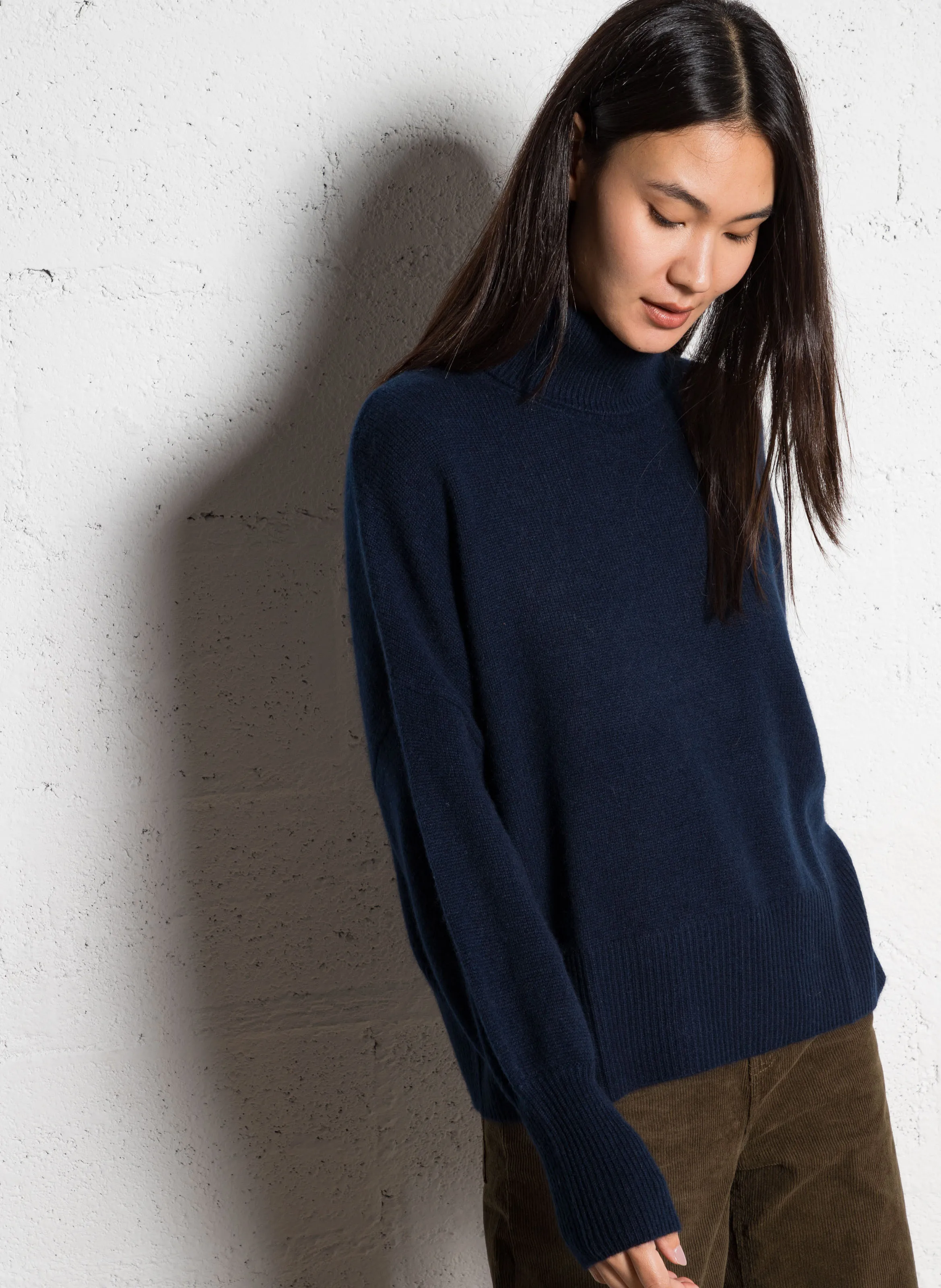 MONPRANO - Jersey de cachemir con cuello vuelto en azul