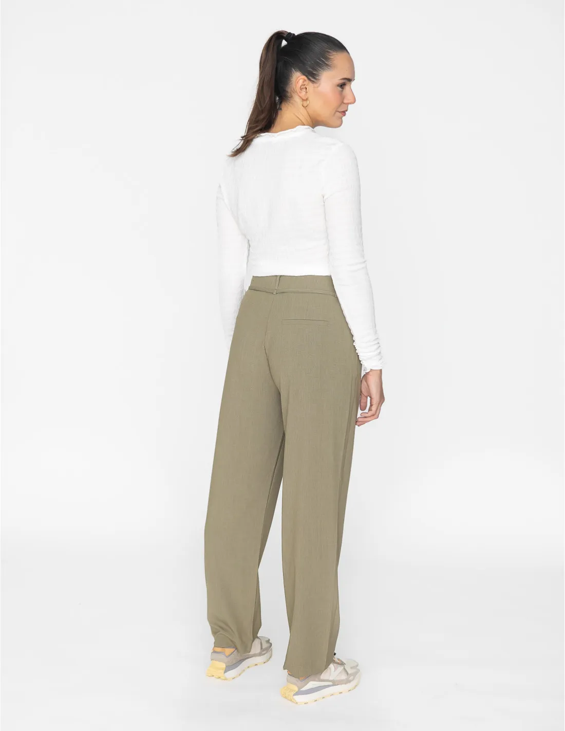 PANTALON VERDE FLUIDO DANTA BYOUNG